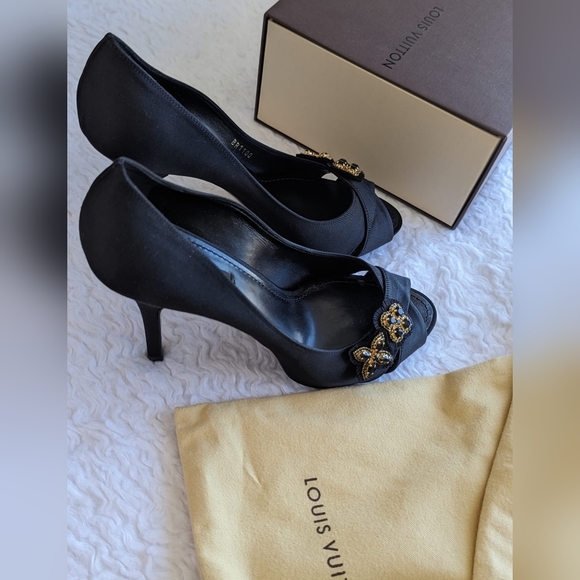 NIB- Louis Vuitton Peeptoe Heels - Picture 9 of 11